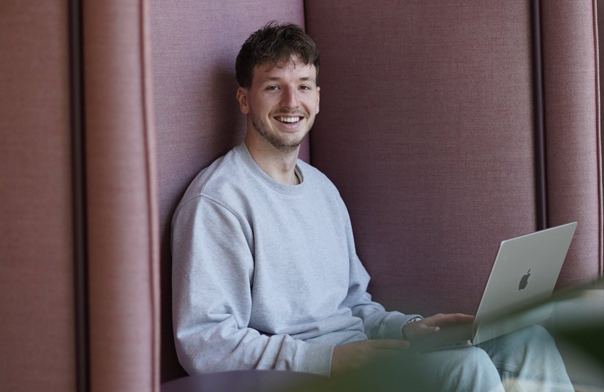 FONKmag's tweet image. We appen met Erwin Luijendijk, oprichter van Cut the Code. Hij vertelt over concurrentie, de kracht van autonomie, en de toekomst van no-code. En welke doelen heeft hij zelf eigenlijk nog als 23-jarige ondernemer?

fonkmagazine.nl/artikelen/appe…

#AppenMet #CutTheCode #ErwinLuijendijk