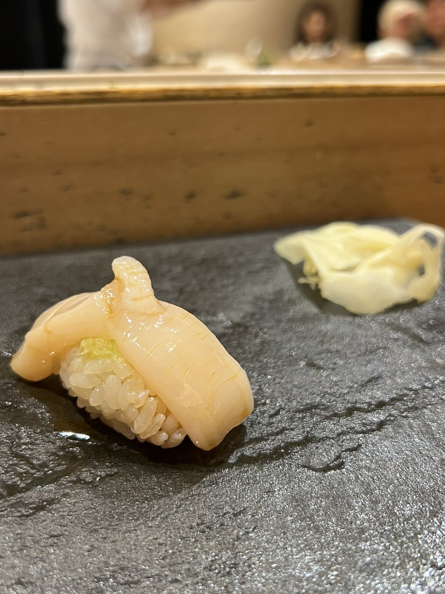 hulink_pr's tweet photo. お疲れ様です🌟

今日は「国際寿司の日」だそうです🍣
写真は以前行ったお気に入りのお寿司屋さん📸
ここでは季節ごとに握ってくれるネタが違うので、毎回行くのがとても楽しみなんです😊
皆さんの“推しネタ”は何ですか💭

#web制作 #hp制作 #広告代理店 #映像制作 #企業公式相互フォロー祭り https://t.co/DaiFXVZCKr