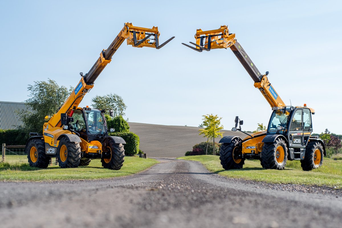 Telehandlers are all set for the Bishops Cannings Cricket Club Charity Clay Pigeon Shoot today.

542-70 &amp; 542-100 JCB Agri telehandlers supplied by @recojcb
#telehandler #jcb #hire #claytargetshooting #charity