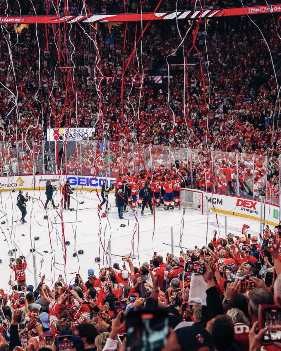 3MWD__'s tweet image. good morning to panthers fans and panthers fans only 🏆🏆