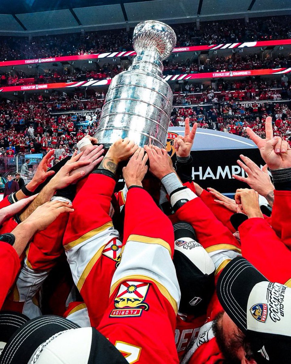 3MWD__'s tweet image. good morning to panthers fans and panthers fans only 🏆🏆