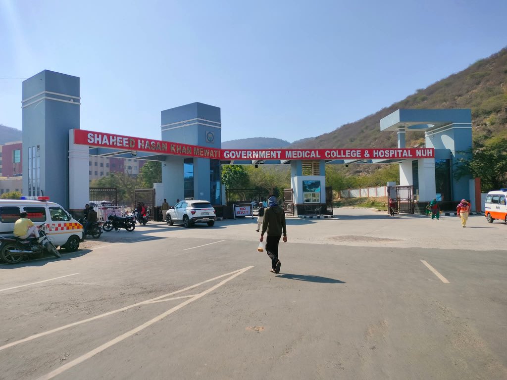 MolanaSabir's tweet photo. लिखो अगर लिख नहीं सकते तो लिखने वालों का साथ दो ✍️👇🔄

#SaveNalharMedicalCollege https://t.co/uSwh4hWPDR