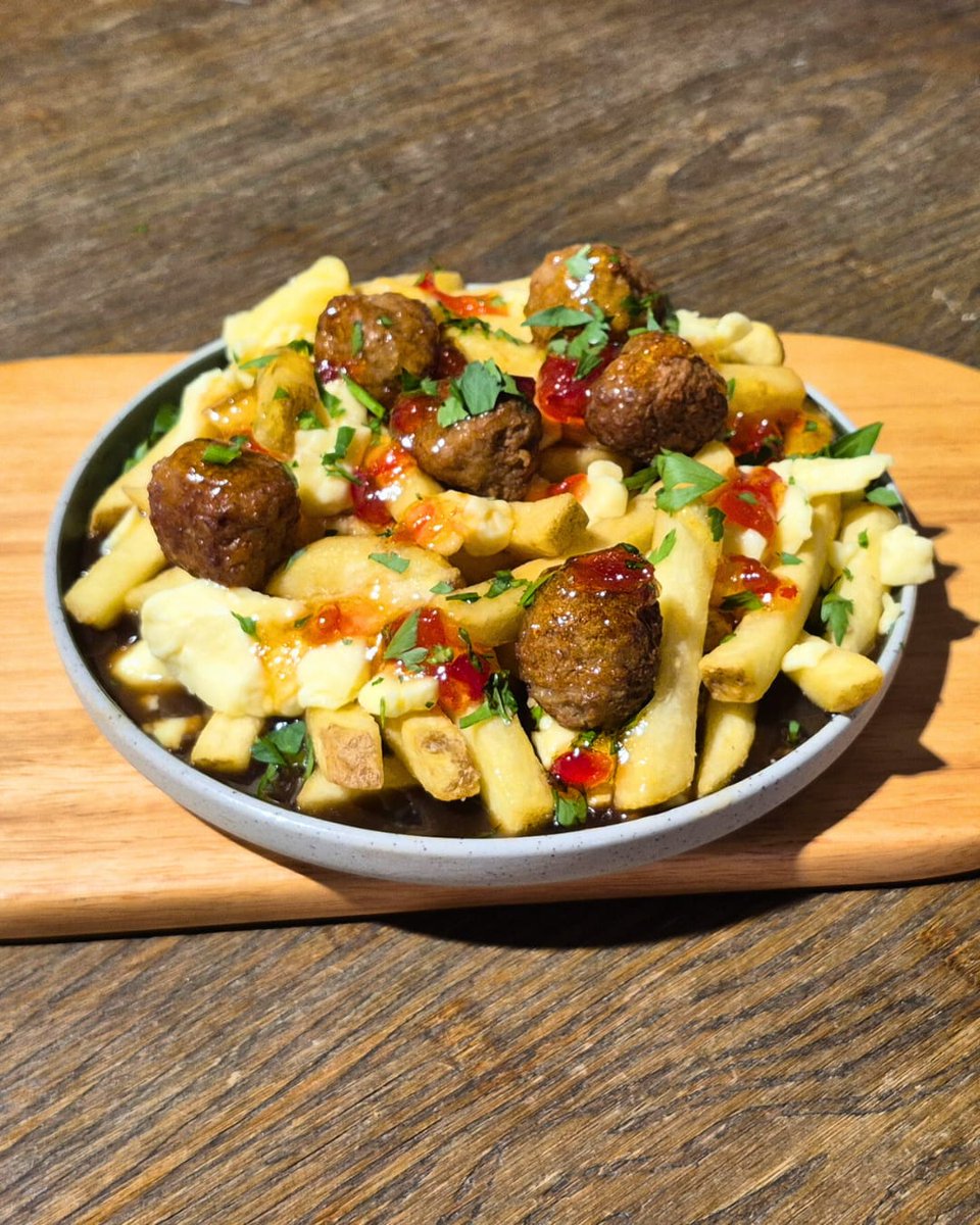NEW TO #TOOTING: Poutinie has opened in <a href="/TootingMarket/">Tooting Market</a>, serving poutine dishes &amp; more!
Halal, veggie, vegan &amp; gluten-free options.
📍Yard Market area of the market. Open 5pm-10pm Wed-Fri, 12pm-10pm Sat-Sun, for takeaway and delivery. More info via <a href="/poutinieuk/">Poutinie</a> (Insta).