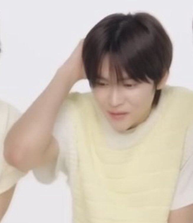 พล้อตในหัวกุคือเด้กหลังห้องที่ชอบแกล้งยัยบ๊อง ปากบอกยัยพิ้งไม่น่ารักๆๆ ร้องไห้แล้วน่าเกียจแต่โอ๋ตลอด พอมีคนมาจีบพี่บอลกุรีบเข้ามาแสดงความเป็นเข้าของอะ