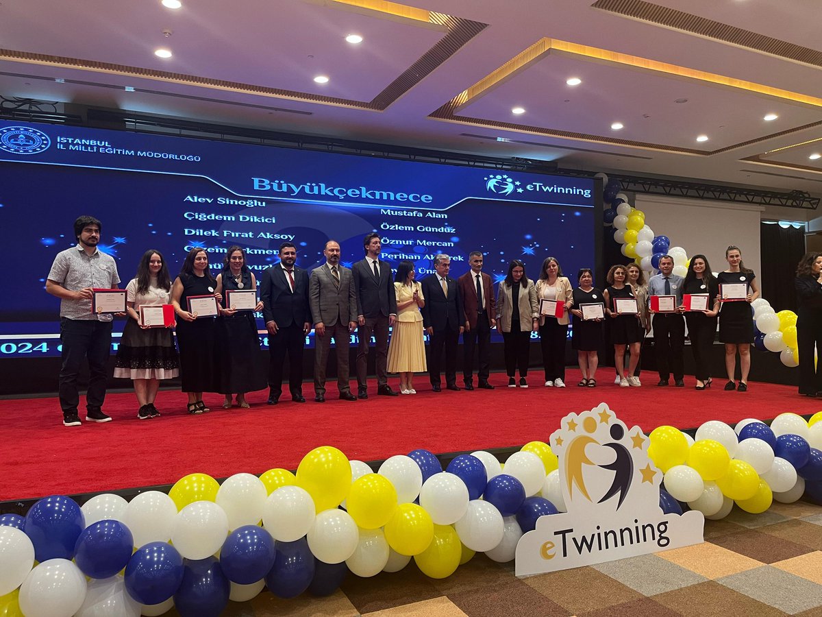 eTwinning Kalite Etiketi Ödül Töreni Gerçekleştirildi 🏆
18 Haziran 2025 tarihinde, Bahçelievler 15 Temmuz Şehitleri İmam Hatip Lisesi Gala Salonu’nda eTwinning Kalite Etiketi Ödül Töreni düzenlenmiştir.🎖️ <a href="/tcmeb/">Millî Eğitim Bakanlığı</a> <a href="/istanbulilmem/">İstanbul İl Millî Eğitim Müdürlüğü</a> <a href="/ArtarZeki/">Zekeriya Artar</a>