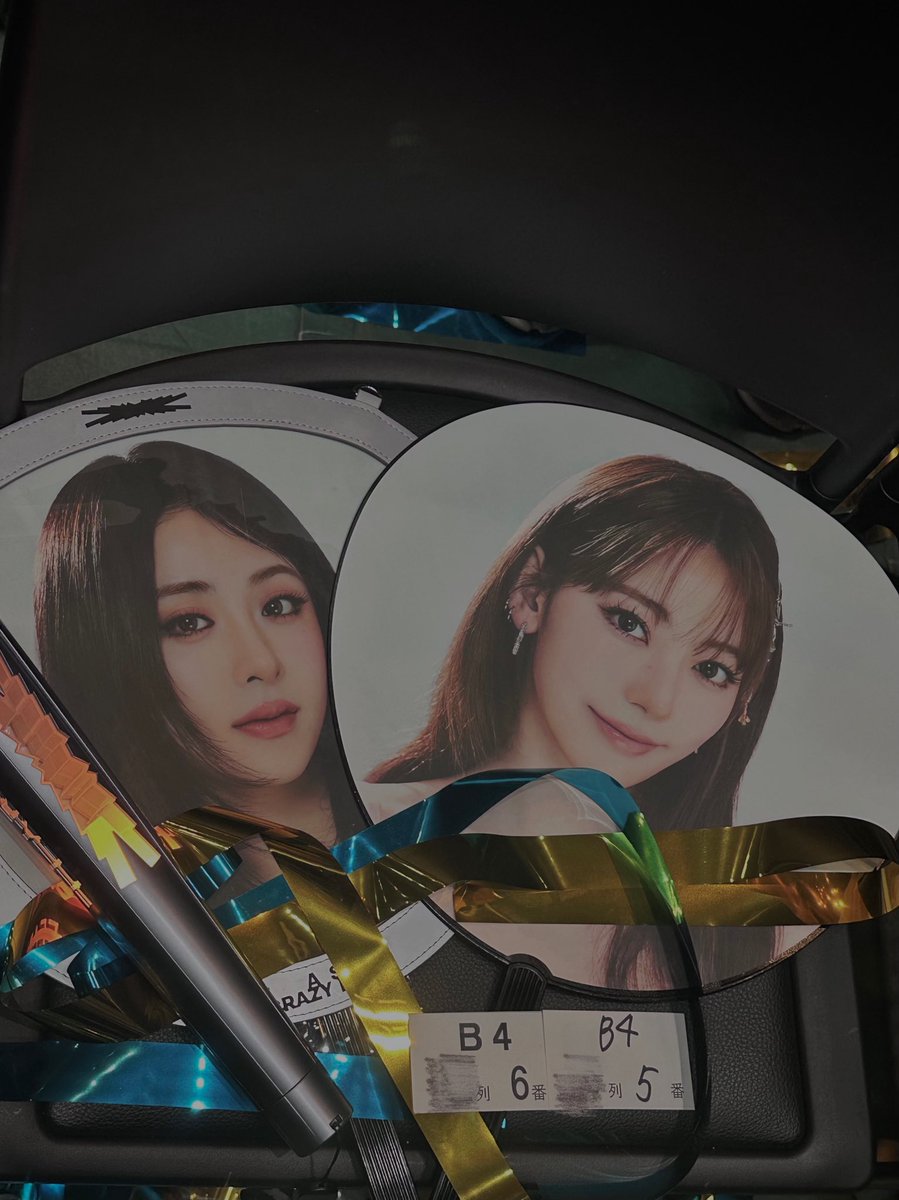 初ルセラ‼️何気にLIVEは初めてのルセラ✨連番の子が神席用意してくれた😊しかもオーラス👍演出もパフォーマンスも凄すぎたしピオナの掛け声も凄かった😆東京ドームも本当におめでとう🎉
 #LE_SSERAFIM  #EASY_CRAZY_HOT