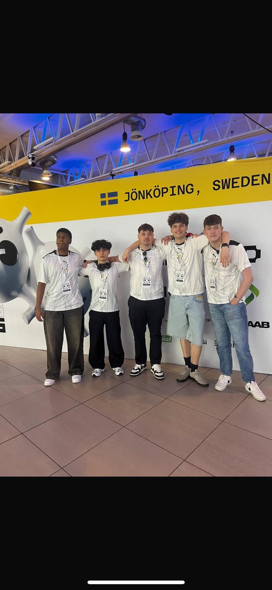 Back home from <a href="/glitchedSE/">GlitchedSE</a> VALORANT Invitational 🇸🇪 🤩 

Was such a fun experience, was a pleasure meeting all the boys &amp; appreciate everything <a href="/WYLDE_gg/">WYLDE⚡️</a> have been doing for us ⚡️🥰

s/o the goats 🐐 <a href="/merixval/">WYLDE merix</a> <a href="/golack_/">Golack</a> <a href="/thooOOMvlr/">thooOOM</a> <a href="/Curvington/">Curve</a> <a href="/catelanv/">Vinicius Catelan</a> 💛