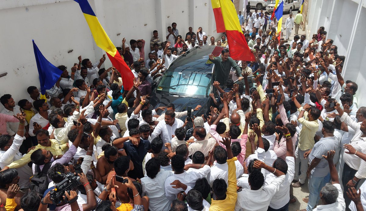 draramadoss's tweet photo. திருவண்ணாமலையில் நடைபெற்ற, ஒருங்கிணைந்த திருவண்ணாமலை மாவட்ட பாட்டாளி மக்கள் கட்சியின் பொதுக்குழு கூட்டத்தில் பங்கேற்ற போது.! https://t.co/WAlD6hECBB