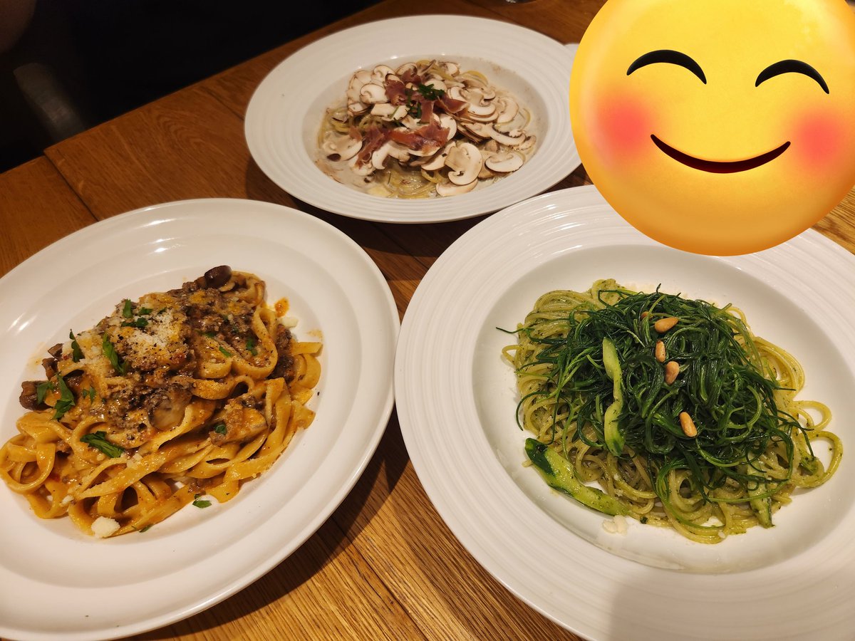 これはイベントのあときたかたさんと後輩さんと摂取したもの
おいしかった～すごいたのしかった！