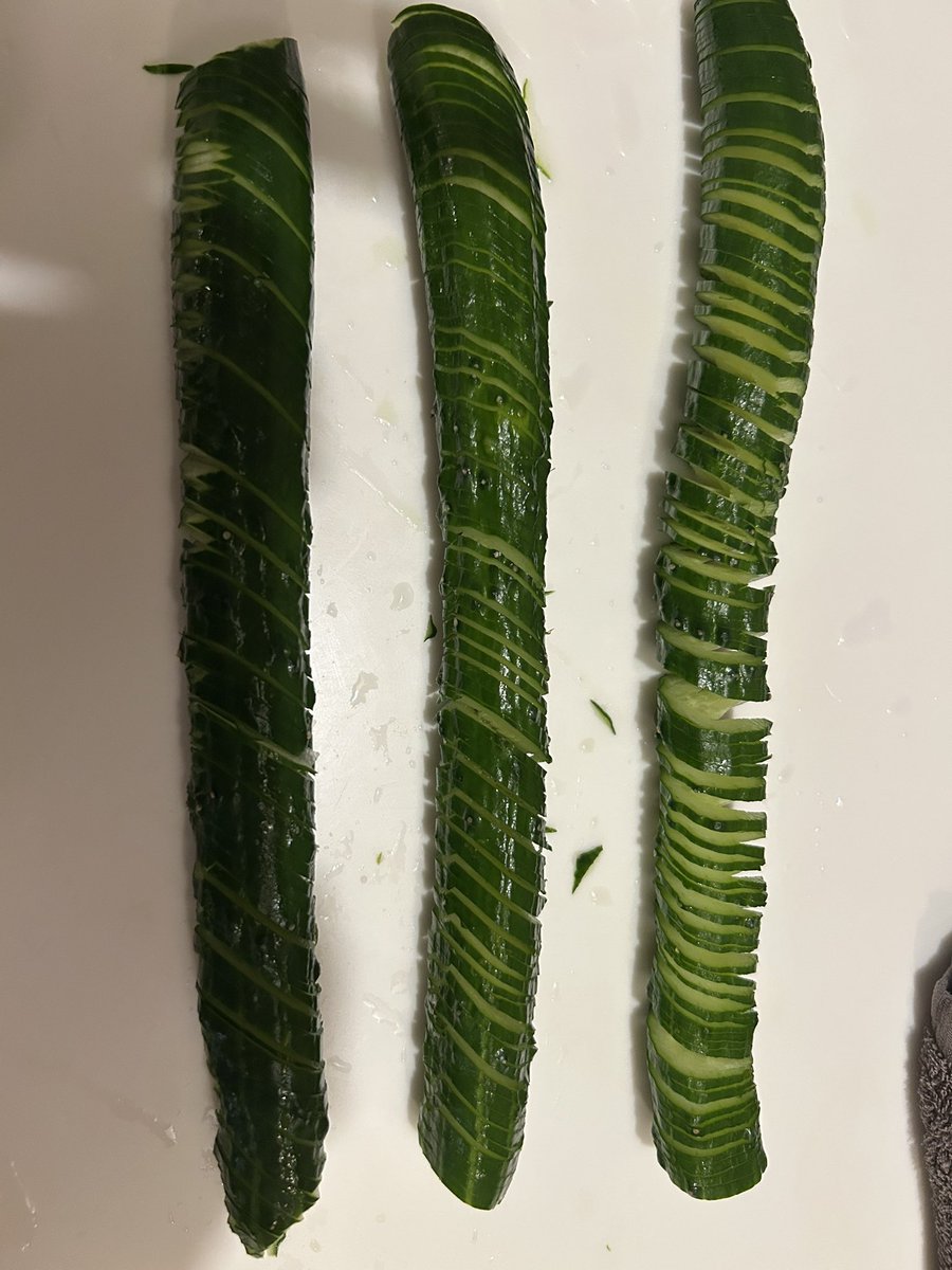 蛇腹きゅうり、できたわ。