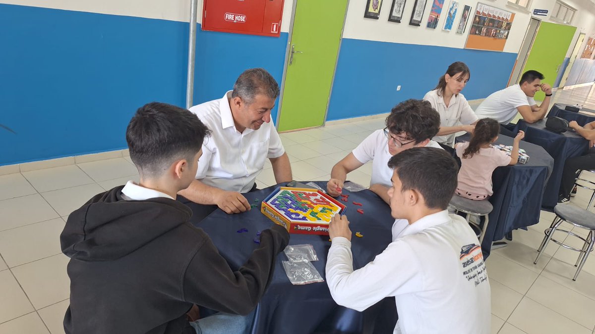 Aselsan Konya Mesleki ve Teknik Anadolu Lisesi (@aselsankonyamtl) on Twitter photo Teknolojiye ara verdik, zihnimizi harekete geçirdik.
Öğrencilerimizle birlikte akıl ve zeka oyunları etkinliği düzenledik. Bu etkinlikte hem eğlendik hem de strateji, dikkat ve problem çözme becerilerimizi geliştirdik.
<a href="/aselsan_konya/">Aselsan Konya</a>
<a href="/konyamem/">Konya İl MEM</a>
<a href="/MeslekiEgitim42/">Mesleki ve Teknik Eğitim - KONYA</a> Teknolojiye ara verdik, zihnimizi harekete geçirdik.
Öğrencilerimizle birlikte akıl ve zeka oyunları etkinliği düzenledik. Bu etkinlikte hem eğlendik hem de strateji, dikkat ve problem çözme becerilerimizi geliştirdik.
<a href="/aselsan_konya/">Aselsan Konya</a>
<a href="/konyamem/">Konya İl MEM</a>
<a href="/MeslekiEgitim42/">Mesleki ve Teknik Eğitim - KONYA</a>