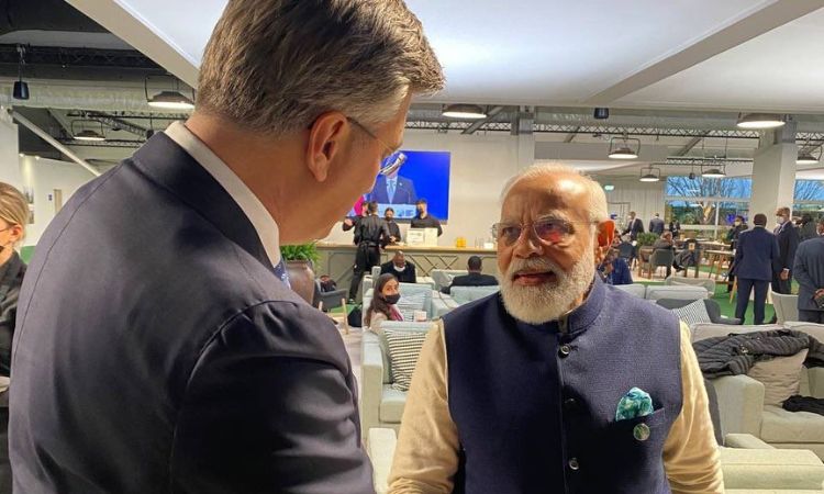 Indian Prime Minister Narendra Modi landed in Zagreb, where he is to meet with his Croatian counterpart Andrej Plenković in the afternoon, followed by President Zoran Milanović. This marks the first-ever visit of an Indian Prime Minister to Croatia. 
buff.ly/YvF5nYc
