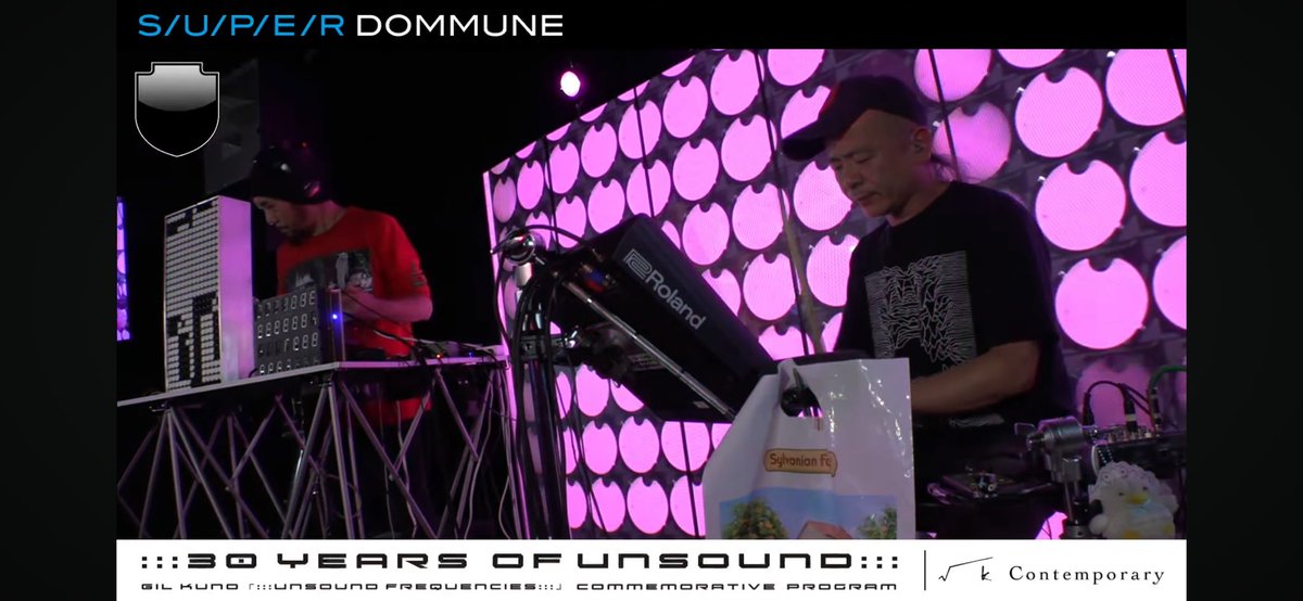 パルコのシルバニアファミリーに行ったのかなぁん🎀💞あと、右側の ぬいぐるみさんのお名前も知りたいなぁん💛#DOMMUNE