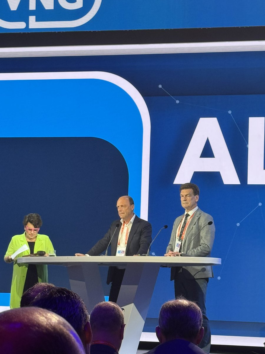 Resolutie ondertekening VNG op de stap van digitalisering gemeenten, noodzakelijk bovenal vanwege weerbaarheid en Veiligheid. Stappen zetten voor Veiligheid en samen met de gemeenten common ground sterken bouwen en meer kracht en minder afhankelijk partijen buiten Europa