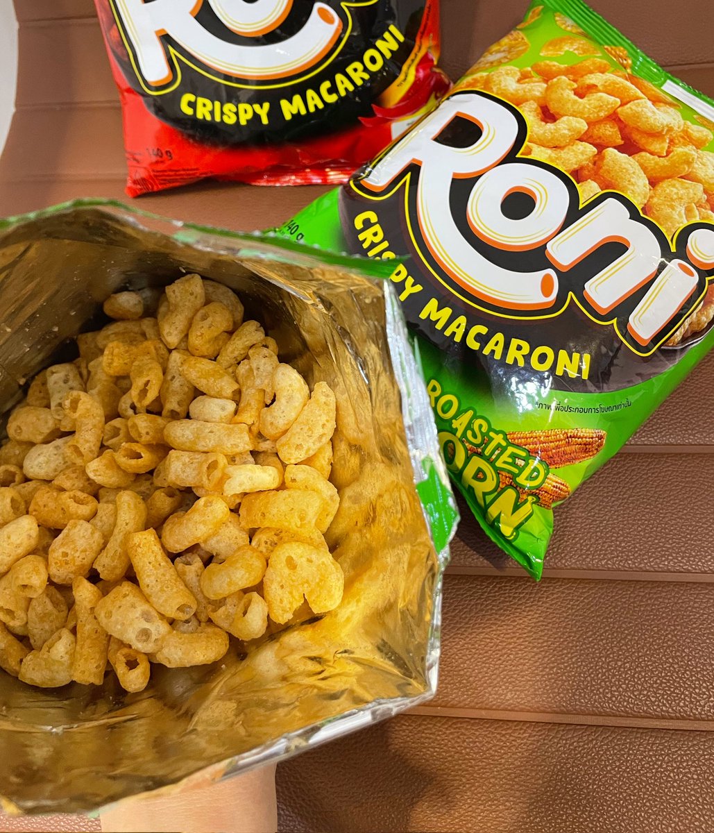 เออเอาดิ! ขนมดังของอินโดฯ เค้ากำลังจะเข้ามาขายที่ไทยแล้ววว เป็นทรงมักกะโรนีทอด อร่อยมากกกก เพื่อนเคยไปเที่ยว แล้วซื้อกลับมา อันที่เป็นออริจินอลห่อสีเขียว คือโคตรอร่อย และน้องโรนี่กำลังจะเข้า 7-Eleven แล้วนะ

แอบเห็นว่า Roni เค้าจะมีกิจกรรมร่วมกับ Free Fire ด้วยปักหมุดรอติดตามเลย