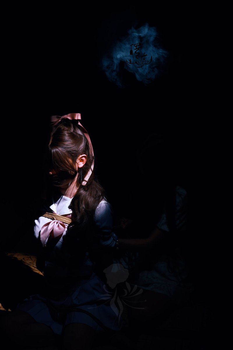 摆渡
👠： <a href="/wuya0_0/">无牙</a>
📷： <a href="/shengzhijiu/">沈之</a>