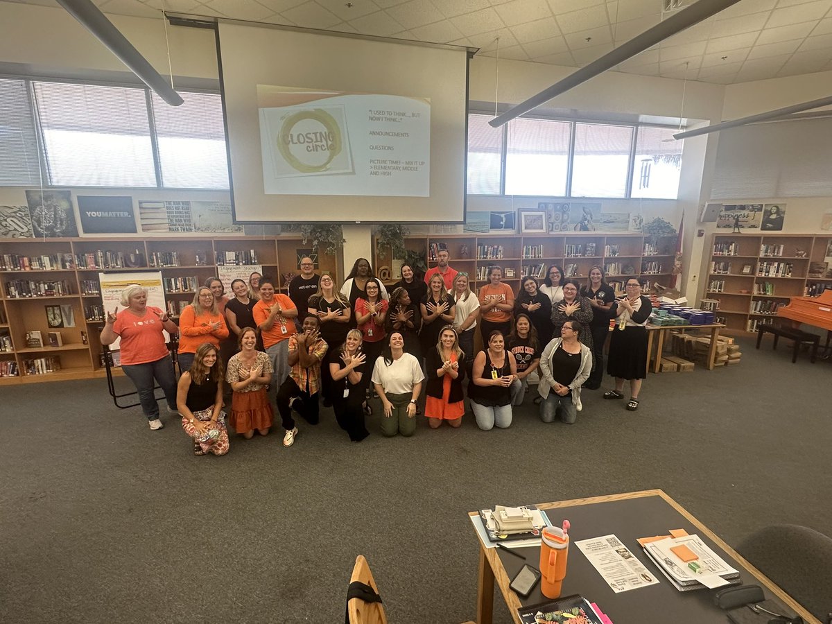 Sarah Kinney tweet media