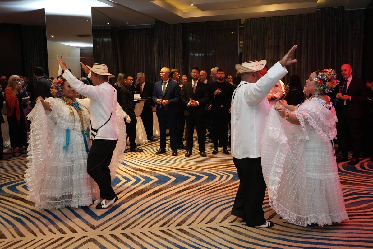 El 16 de junio, celebramos la Fiesta Nacional de Polonia y el 91.º aniversario del establecimiento de relaciones diplomáticas entre Polonia y Panamá. 

Fue una noche memorable que resaltó los profundos lazos de amistad que unen a 🇵🇱 y 🇵🇦. 

¡Viva 🇵🇱, Viva 🇵🇦!