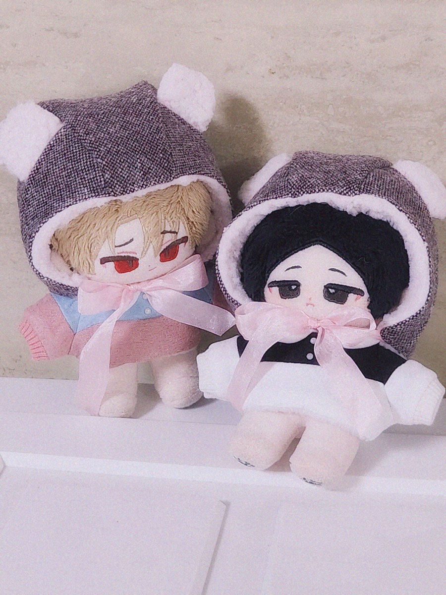 디엠에스 솜옷장 모직 곰모자가 왔어요😍
너무귀엽다... 그냥 아무 맨투맨에 휘뚜루마뚜루 씌워줘도 잘어울리는😭

아방한 저 곰귀가 너무 귀여워...