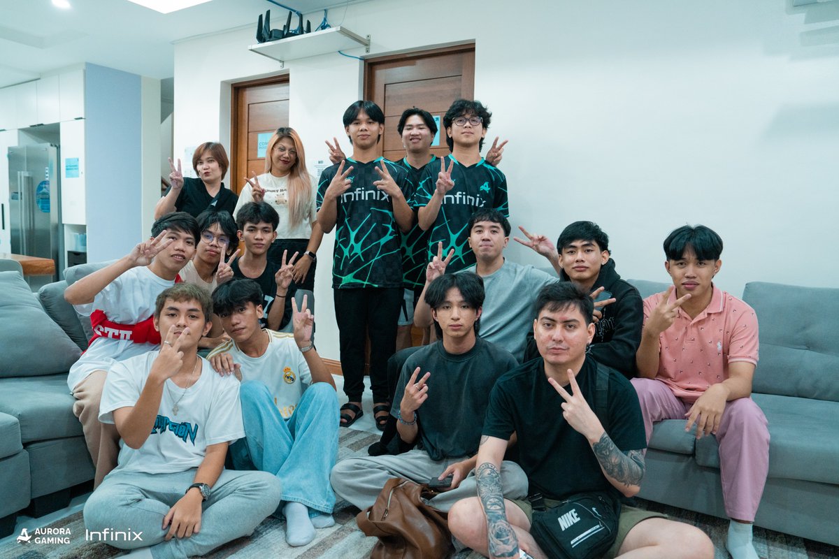 auroraggmlbb's tweet photo. More of Day 2 with Edward and the Kite Brothers! 😎

#MLBBRisingOpen #MRO #MROBootcamp #MPLPH #MPLPhilippines #MLBB https://t.co/xIthF8UIo2