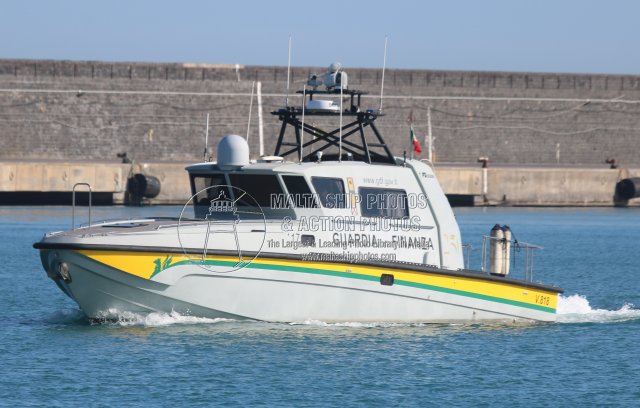 Shipguru's tweet photo. #V818 #guardiadifinanza #800Class #motovedetta at #PortoDiCatania, #Sicily - 16.03.2024 - https://t.co/nfgboxc3g3 - NO PHOTOS can be used or manipulated without our permission @GDF @FBDesignPro https://t.co/OC9N8BsmRQ