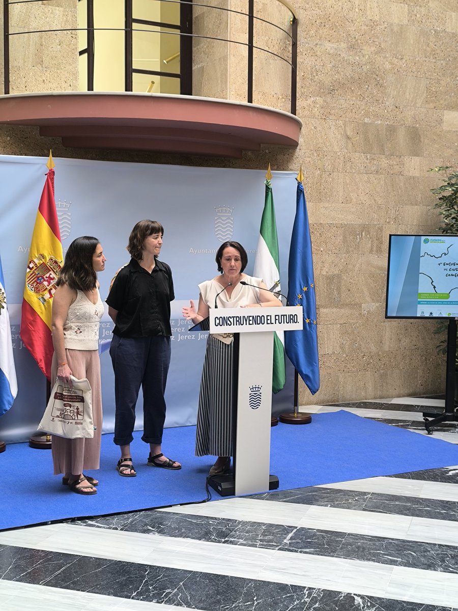 JerezCJusto's tweet photo. Hoy hemos presentado en el @ciudadjerez el I Encuentro Andaluz de Ciudades por el Comercio Justo que nuestra ciudad acoge mañana, y que está organizado por @ideas_es y @PROYDE, dentro de un proyecto subvencionado por la @CooperacionAND

Más información en https://t.co/qPfrtA0EW7 https://t.co/FY2QWjOjcm