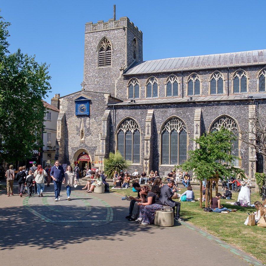 We love a big blue sky in the independent Norwich Lanes -
norwichlanes.co.uk #Norfolk