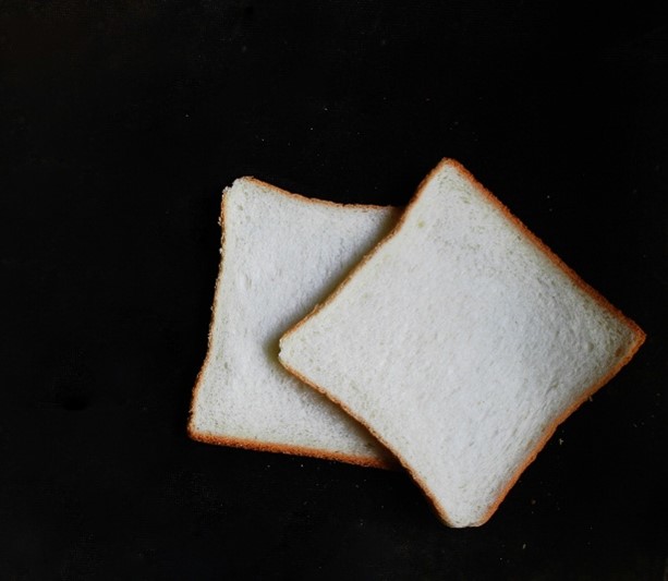 #DidYouKnow that bread contains less than 3% fat overall? This means that bread is considered a low fat food, and as it is a carbohydrate we need this for energy throughout the day!

#IBBA #BreadFacts