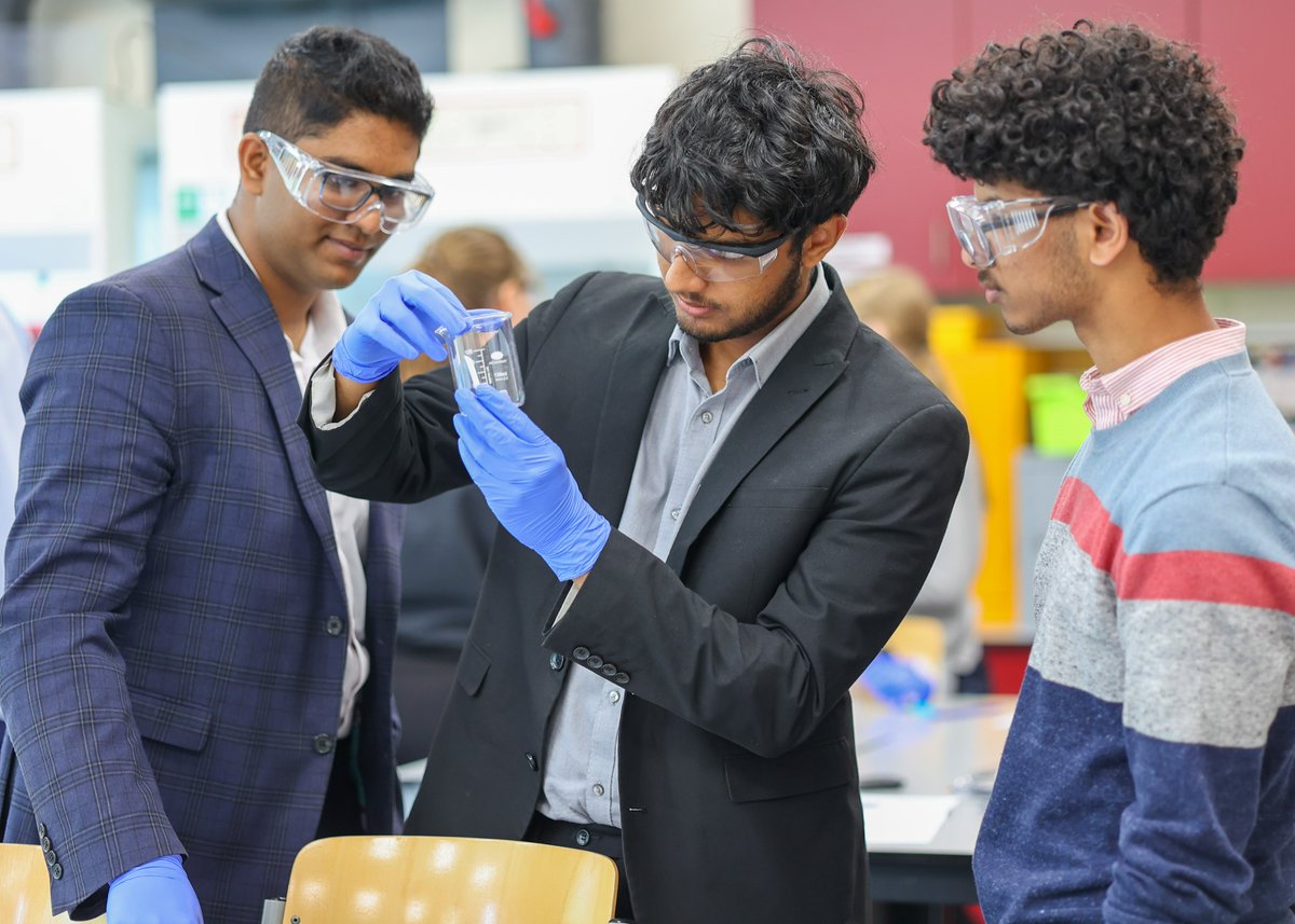 Showing off their skills as budding chemists our year 12 students took part in The Royal Society of Chemistry Schools' Analyst competition. Working together applying their knowledge, each team demonstrated enthusiasm and commitment in a fun and rewarding way! Well done!