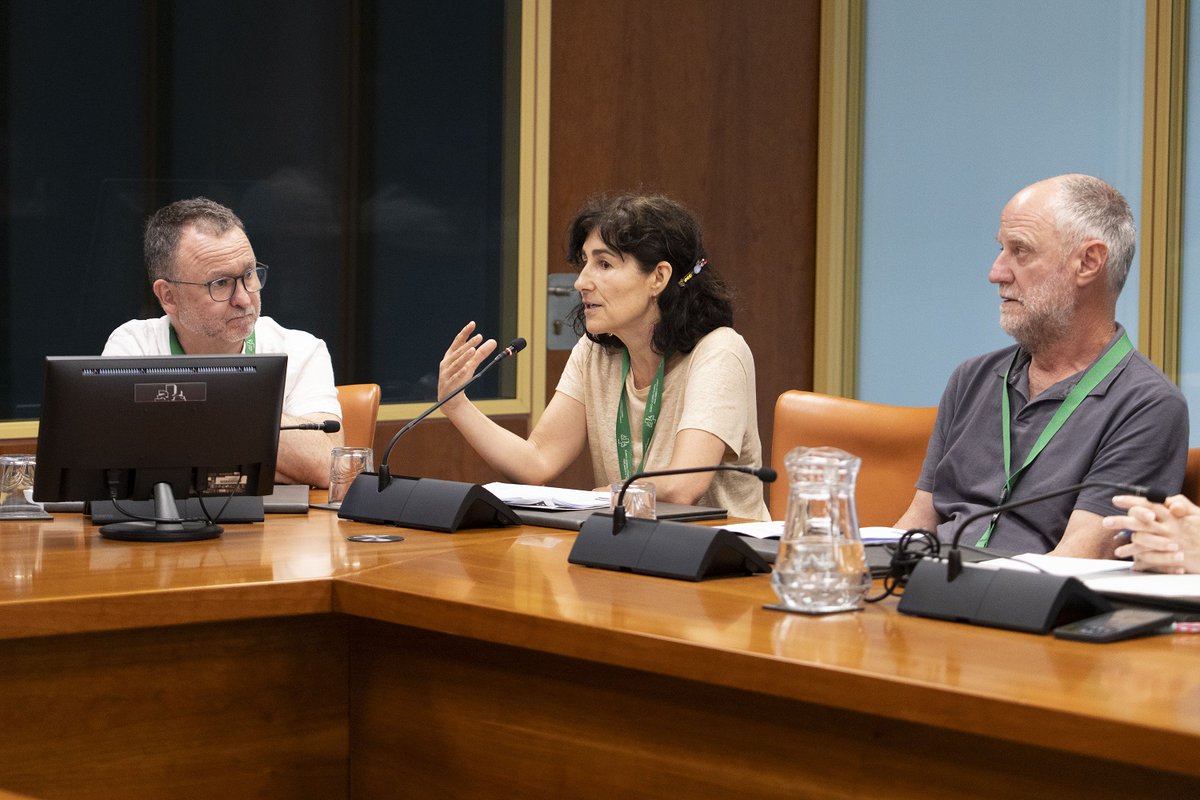 2⃣  <a href="/ueu_orokorra/">UEU</a> 
👉Udako Euskal Unibertsitateko kideek Inguman jasotako euskarazko produkzio zientifikoa aurkeztu dute
👉Presentan la producción científica en euskera recogida en Inguma