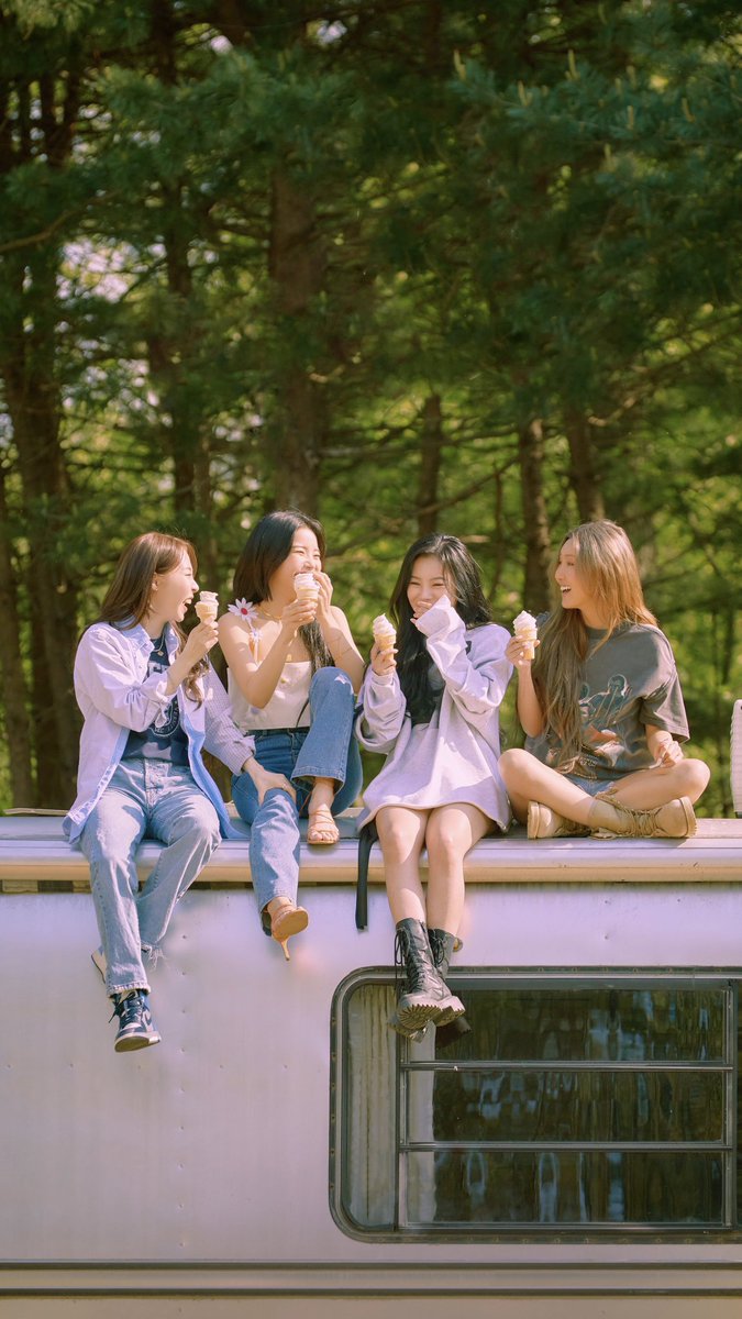 raicou77017's tweet image. I miss you so much 😭
#11YearsWithMAMAMOO 
#NEVERLETTINGGO 
#11년의마마무
#놓지않을게