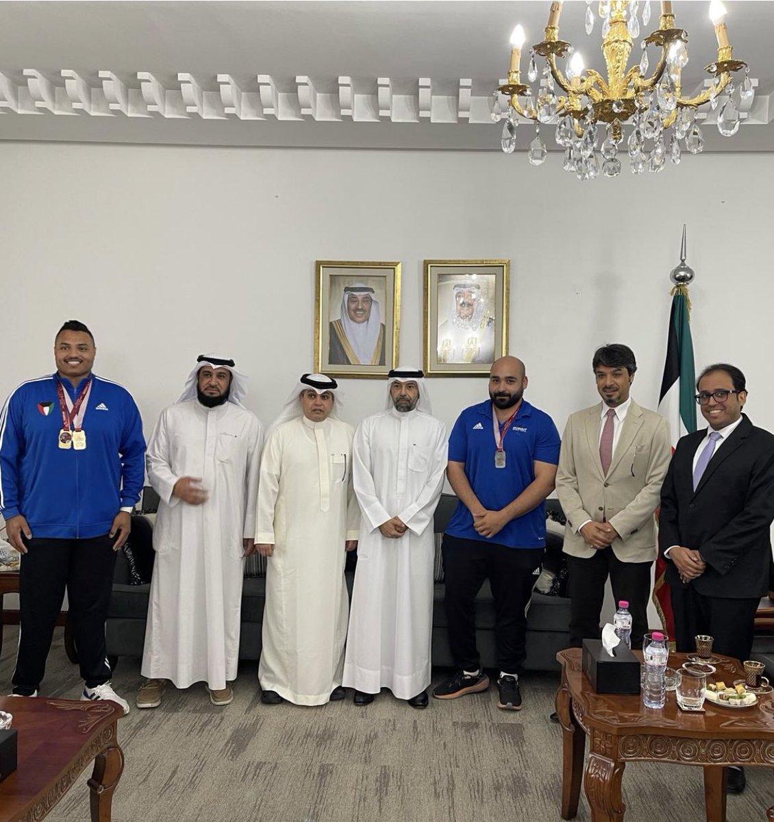 ناصربن غصن الجحدل (@nasserghesn) on Twitter photo قام الوفد الكويتي لالعاب القوي
في بطولة تونس بزيادة السفارة
الكويتية وكان في استقبال الوفد
سعادة السفير/ منصور العمر
واعضاء السفارة وهنأ سعادة السفير اللاعبين الحاصلين علي الميداليات وتمني لهم التوفيق في المشاركات القادمة .وتقدمت بدرع تذكاري لسعادة سفير الكويت
<a href="/MOFAKuwait/">وزارة الخارجية</a> قام الوفد الكويتي لالعاب القوي
في بطولة تونس بزيادة السفارة
الكويتية وكان في استقبال الوفد
سعادة السفير/ منصور العمر
واعضاء السفارة وهنأ سعادة السفير اللاعبين الحاصلين علي الميداليات وتمني لهم التوفيق في المشاركات القادمة .وتقدمت بدرع تذكاري لسعادة سفير الكويت
<a href="/MOFAKuwait/">وزارة الخارجية</a>