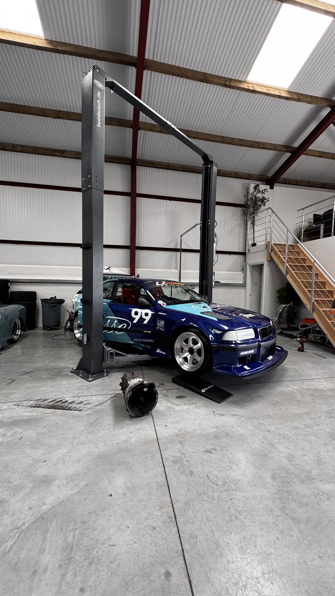 One out, one in, another gearbox for our drift demo 2Jz e36, now ready for Ultrace Poland…
