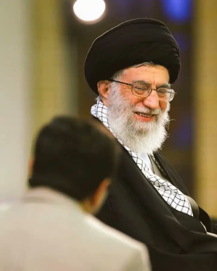 ستكون خسارة أمريكا إذا دخلت الميدان عسكريًا خسارة لا يمكن تعويضها بلا شك.
#الإمام_الخامنئي
#هيهات_منا_الذلة