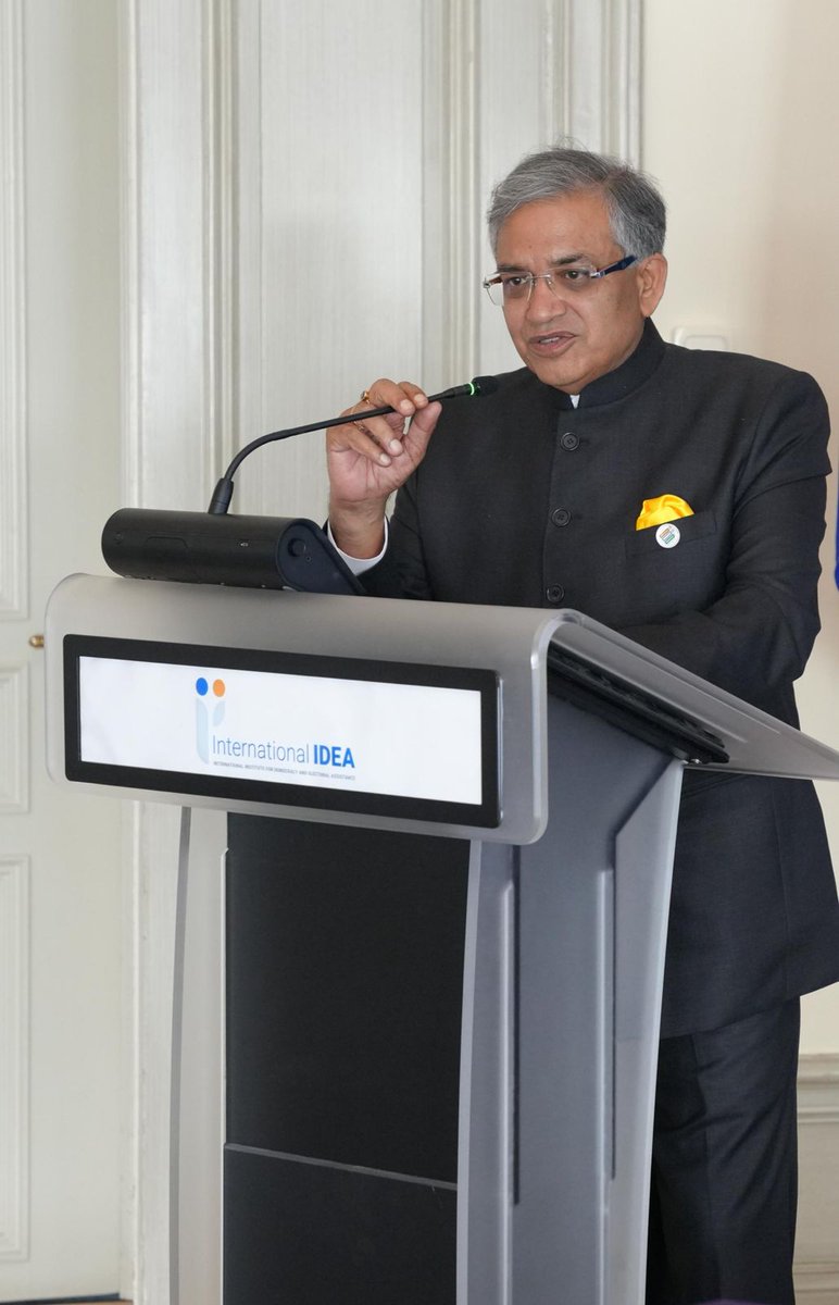 #ECI দ্রুত #EPIC বিতরণ করবে; #ElectoralRolls-এ আপডেটের ১৫ দিনের মধ্যে ভোটাররা EPIC পাবেন, যার মধ্যে একজন ভোটারের নতুন তালিকাভুক্তি বা বিদ্যমান ভোটারের কোনও বিবরণ পরিবর্তন অন্তর্ভুক্ত।
Read in detail: eci.gov.in/eci-backend/pu………

<a href="/ECISVEEP/">Election Commission of India</a>
<a href="/SpokespersonECI/">Spokesperson ECI</a>