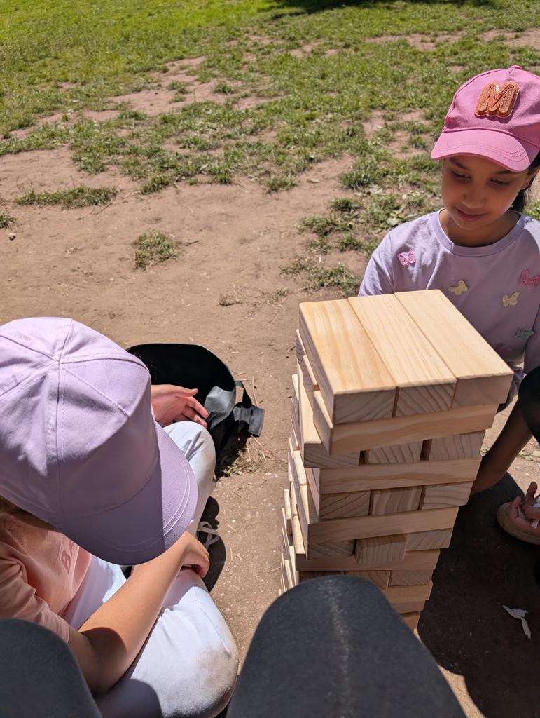 Miss Hart tweet media