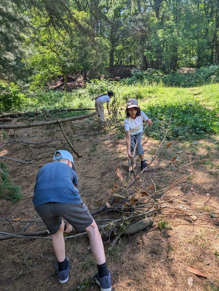 Miss Hart tweet media