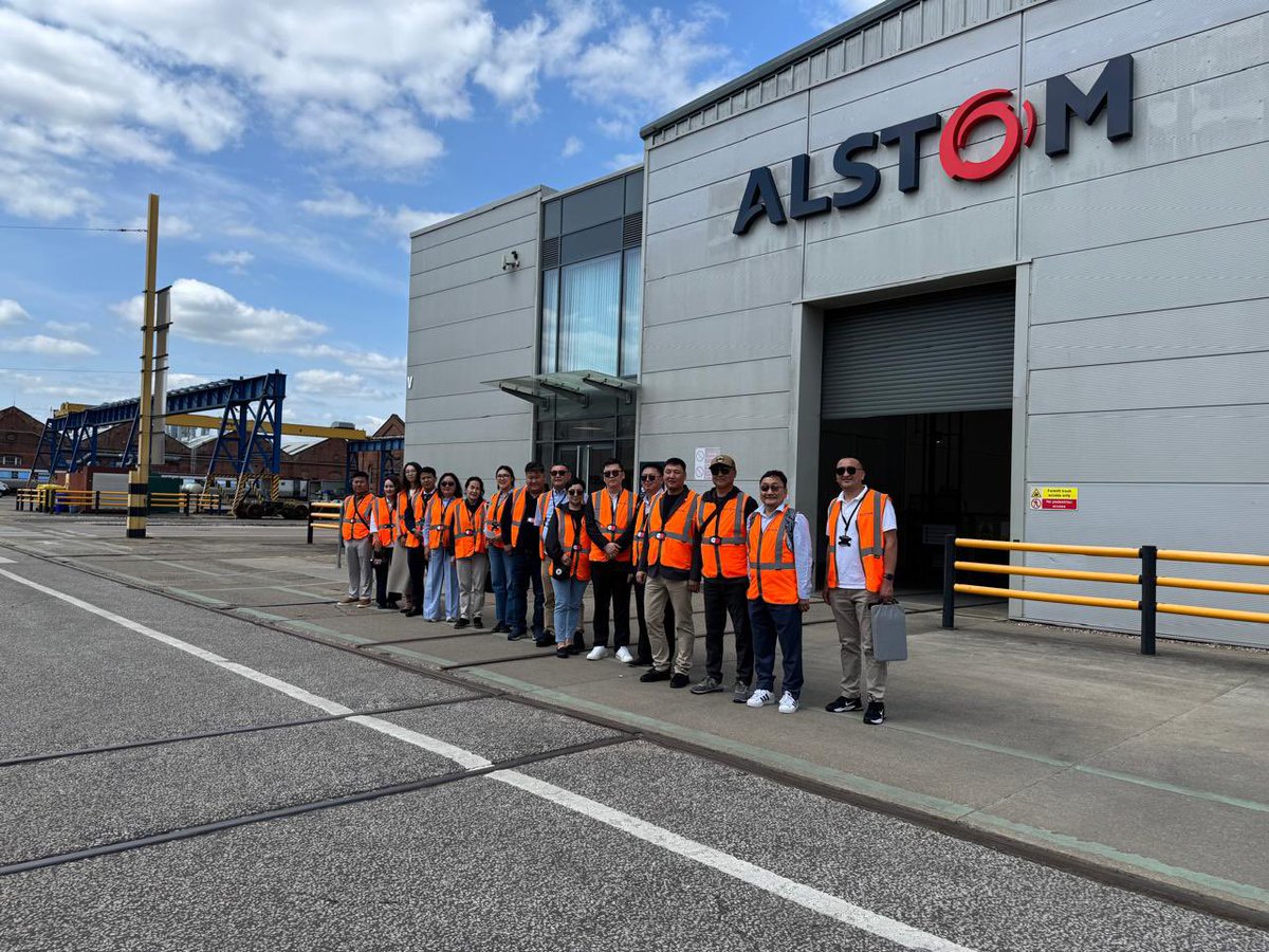🚄 Их Британийн Бизнес Худалдааны Яам зохион байгуудж буй төмөр замын бизнес айлчлалын хүрээнд Монголын төлөөлөгчид Их Британийн Alstom компанийн Дерби дахь үйлдвэртэй танилцлаа. Ухаалаг, тогтвортой шийдлээр хамтрах боломжийг судаллаа.
#UKMongolia #Alstom #RailInnovation