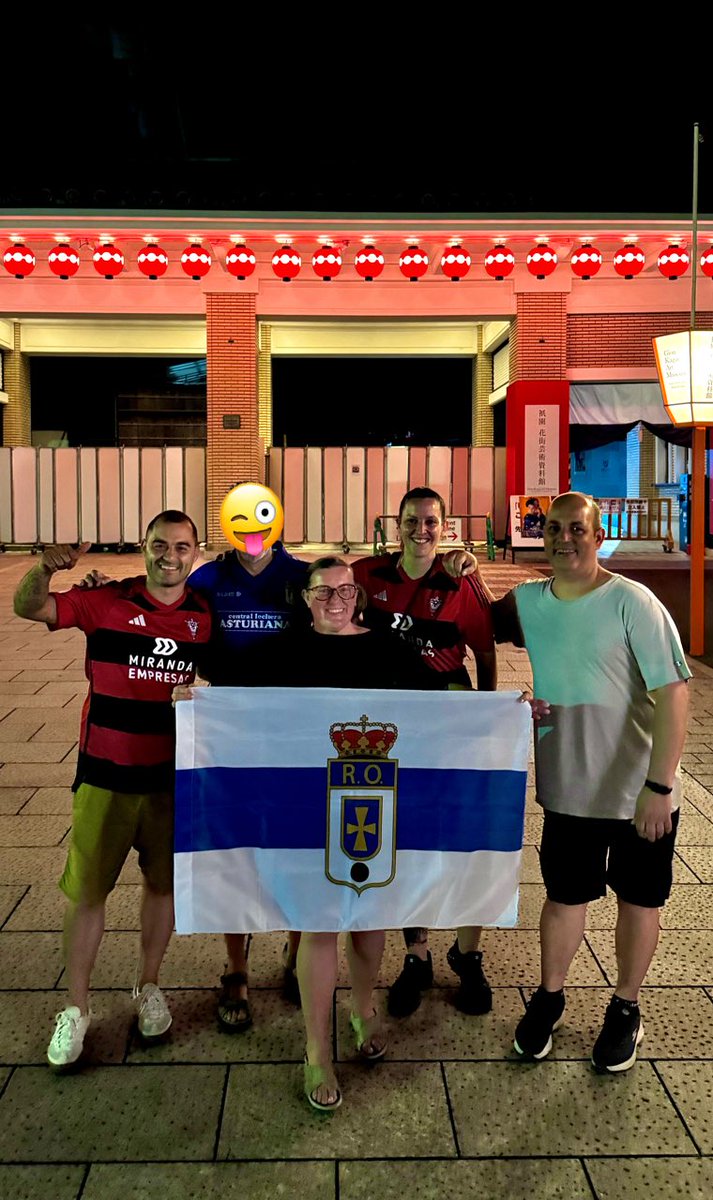 Estar de vacaciones por Japón 🇯🇵 con la camiseta del <a href="/RealOviedo/">Real Oviedo</a> y encontrarte a 3 aficionad@s del <a href="/CDMirandes/">Club Deportivo Mirandés</a>… tiene huevos la cosa 🤣😂🤣😂, por cierto gente cojonuda, eso si!! el sábado que ascienda el Oviedo‼️😝 #RealOviedoMirandes #Volveremos