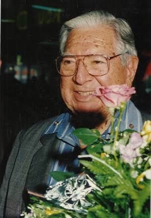 ActionableMind's tweet image. The Man Who Cracked the Mind Code

Meet Jose Silva.

Whose secrets empowered thousands to access their mind's dormant potential (&amp;amp; some even developing psychic abilities).

Many testified of massive wealth and improved health

Here are 7 secrets to achieve extraordinary results: