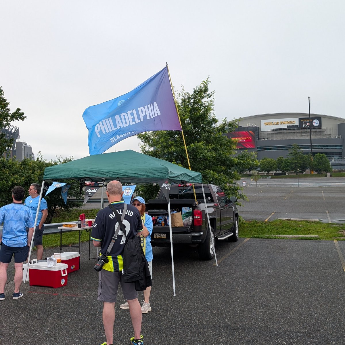 Tailgate is open. Lot G1 39.9043886, -75.1714604 ///brave.half.decks #CmonCity #MancityUS #MancityOSC #mcfcphilly