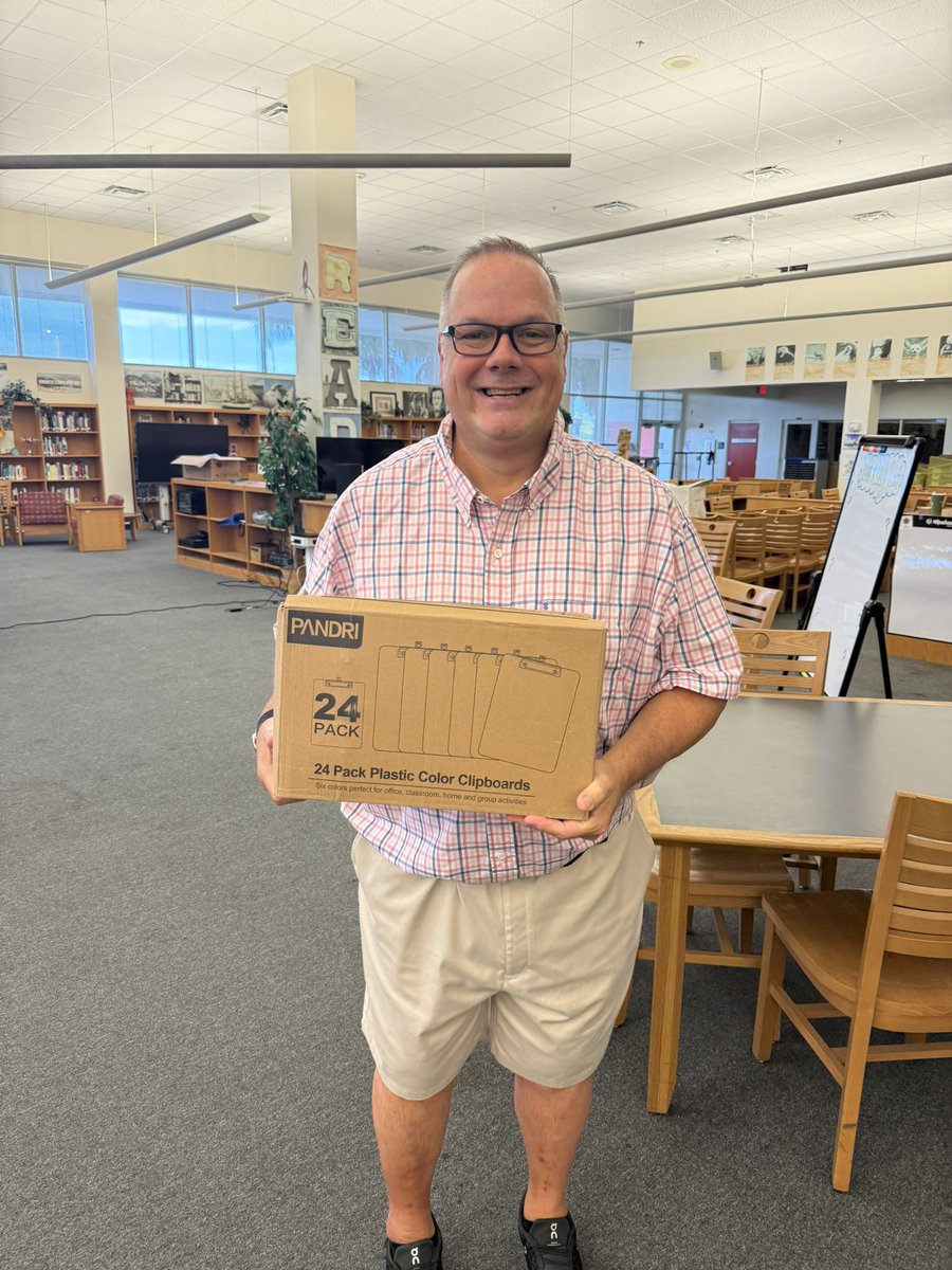 Our first winner for social media is Mr. Daly! <a href="/VolusiaLEADS/">Volusia LEADS</a> <a href="/VCSNTA/">VCS New Teacher Academy</a>