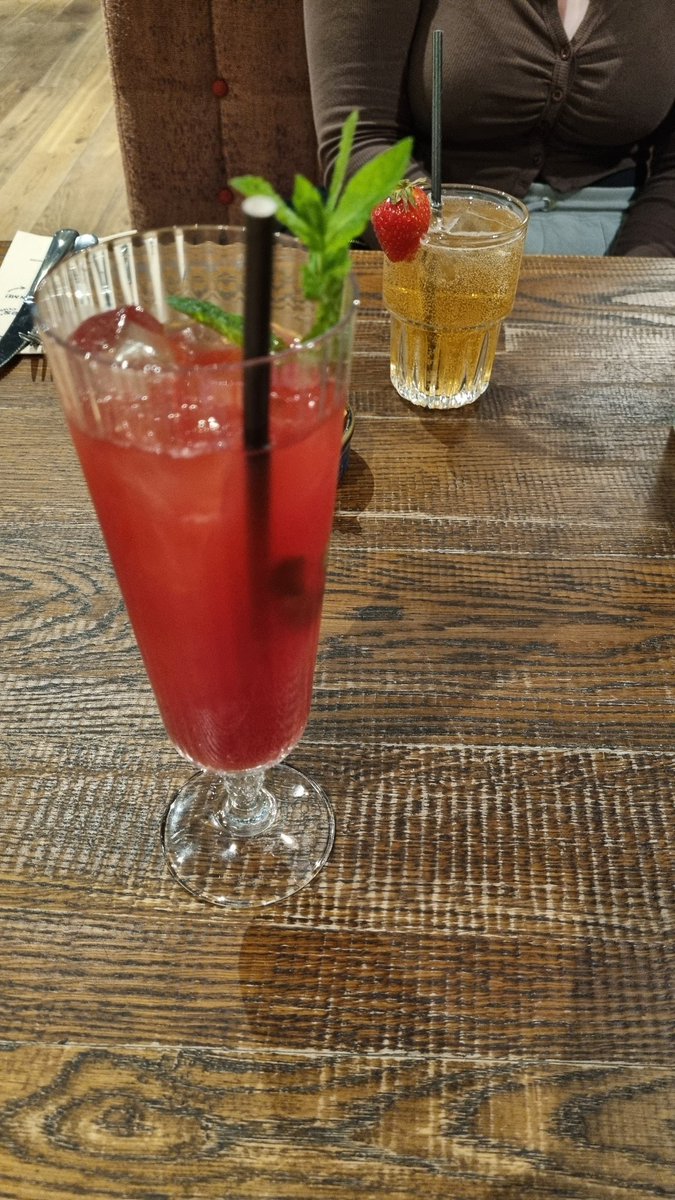 Birthday meal with <a href="/PinkFluffRaptor/">Missi Pink Zilla</a> 🥰
