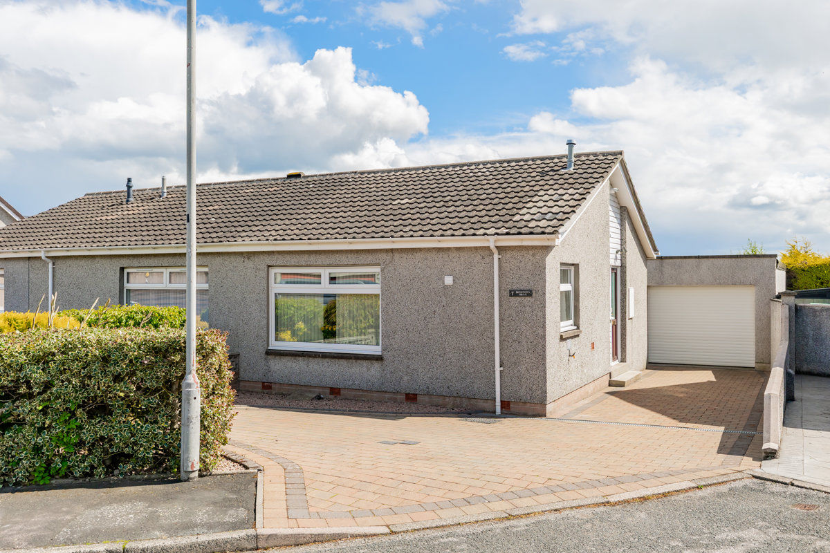 Could Newmachar be your next move? 🌿

Just 10 miles from Aberdeen, this well-connected village offers a slower pace, a strong community, and easy access to nature, from strolls on the Formartine &amp; Buchan Way to teeing off at the golf club. ⛳

Read more: aspc.co.uk/information/ar…