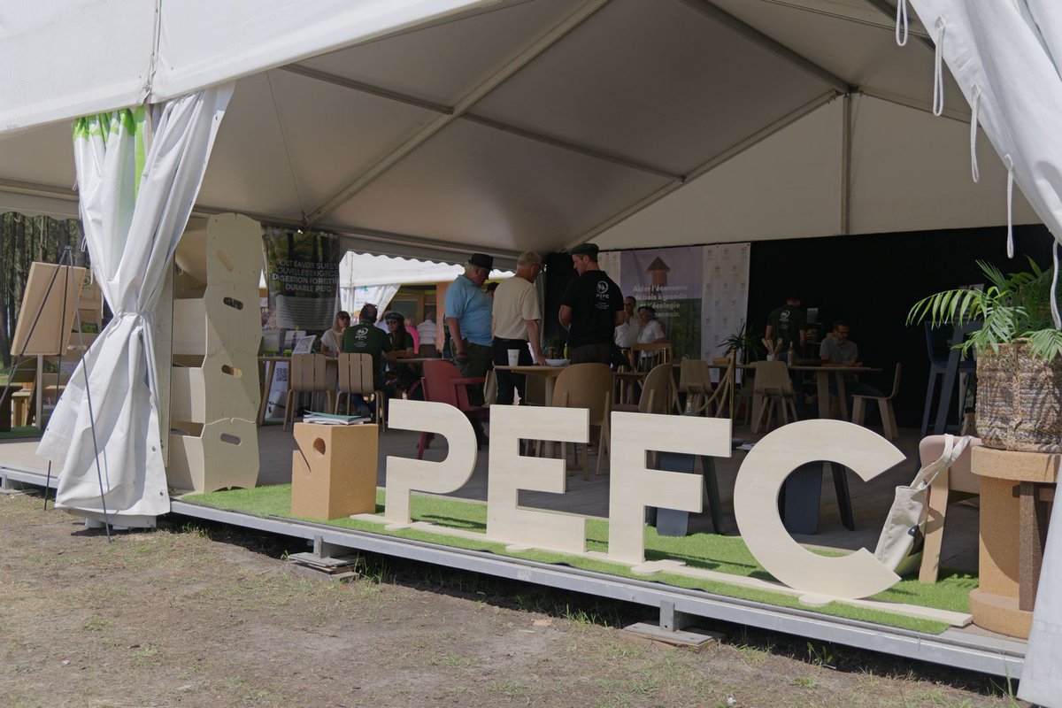 PEFCEuskadi's tweet photo. 🌍 Hoy estamos en #Forexpo, una de las ferias más importantes del suroeste europeo, donde se dan cita agentes del sector forestal-madera de toda Europa. Nos hemos acercado al espacio de @PEFCFrance.
🤝 Seguimos trabajando juntos por una gestión forestal sostenible. #PEFCEuskadi https://t.co/tFdQwchaCj