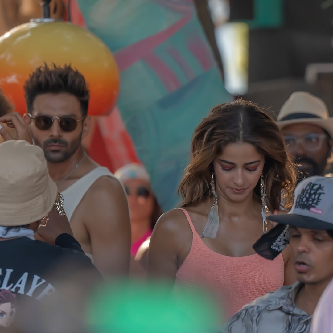 Meet #KartikAaryan as Ray and #AnanyaPanday as Rumi at the cinemas near you on Valentines 2026 🫶🏻