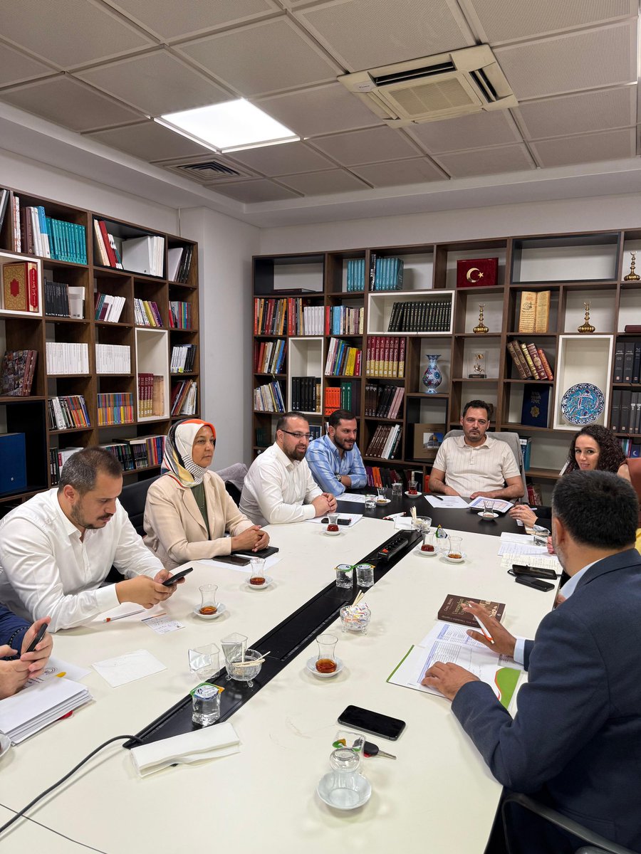 AK Parti İstanbul Sosyal Politikalar 🇹🇷 (@akistanbulspb) on Twitter photo 📍İl Sosyal Politikalar Birim Başkanlığımız, yürütme kurulu ve komisyon başkanlarımızla birlikte, Başkanımız <a href="/aslanyus/">Yusuf Aslan</a> ’ın önderliğinde Haziran ayı toplantısını gerçekleştirdi.
Yeni dönem çalışmalarımızı değerlendirdik, yol haritamızı belirledik. 📍İl Sosyal Politikalar Birim Başkanlığımız, yürütme kurulu ve komisyon başkanlarımızla birlikte, Başkanımız <a href="/aslanyus/">Yusuf Aslan</a> ’ın önderliğinde Haziran ayı toplantısını gerçekleştirdi.
Yeni dönem çalışmalarımızı değerlendirdik, yol haritamızı belirledik.
