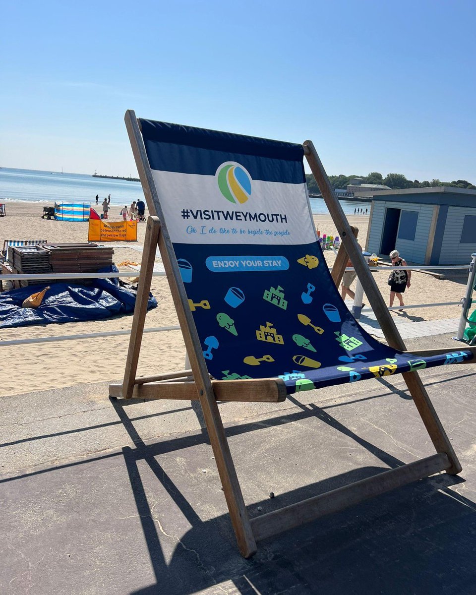 Visit__Weymouth's tweet photo. ๐คฉ Weymouth's giant deckchair has had a makeover ahead of the busy summer season! With this glorious weather, it's the perfect opportunity to kick back and relax, so why not take a seat, snap selfie and tag us?! ๐๏ธ ๐
#WeymouthBeach #DeckChair #SummerVibes #VisitWeymouth https://t.co/N72R15bcmS