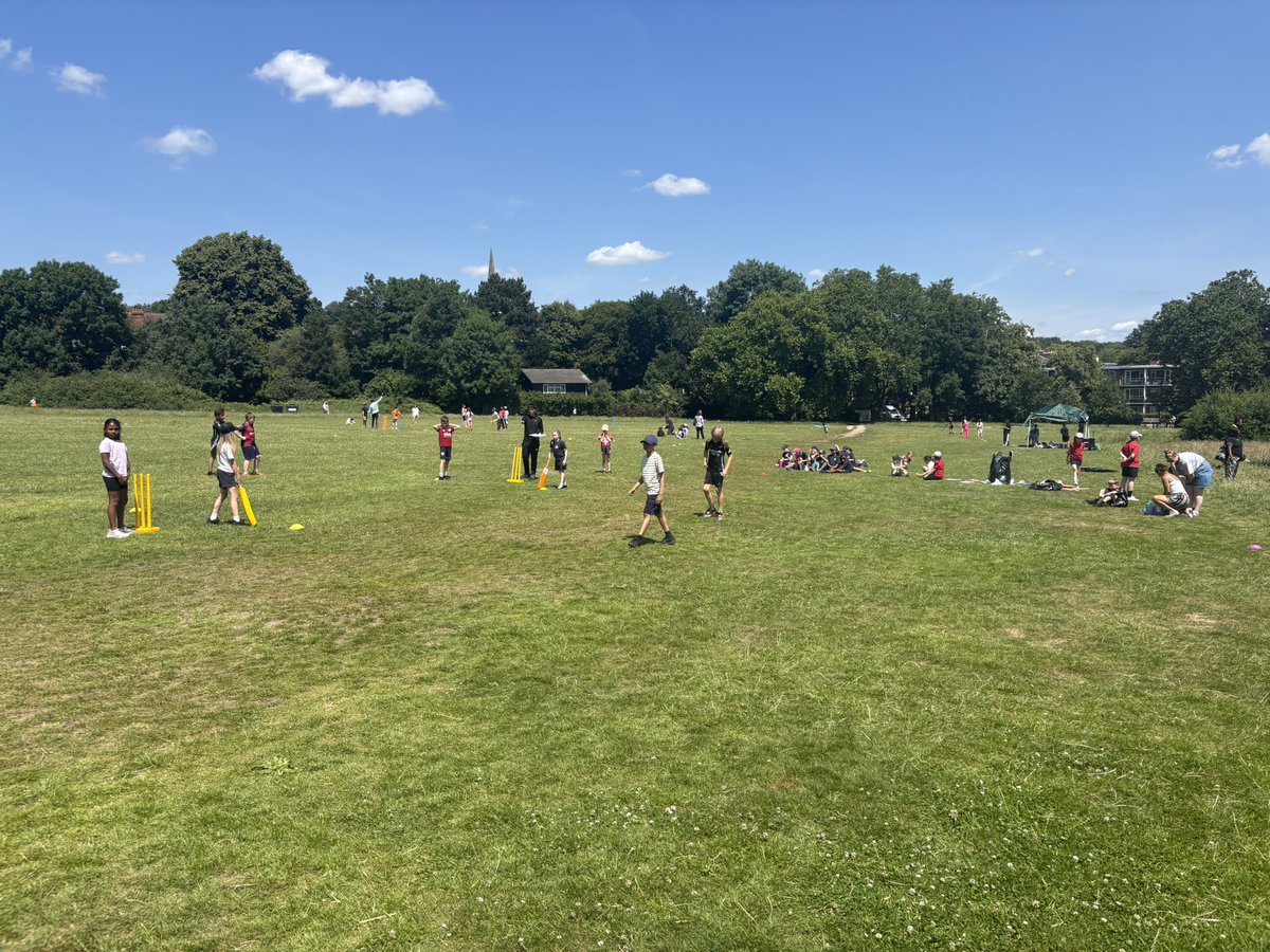 We are in #HampsteadHeath for the #Hampstead, #KentishTown and #TufnellPark festival. More than 100 children from <a href="/KilburnGrangeSc/">KilburnGrangeSchool</a> <a href="/TufnellS/">Tufnell Park Primary School</a> #FleetPrimary #HampsteadParochial are enjoying a day of cricket in the sun.