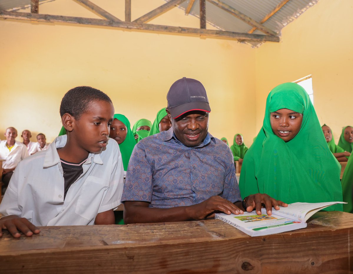 On a working tour of Wajir South, I began my day at Diif Primary School. From there, I proceeded to lay the foundation stone for the new Diif Girls Secondary School, a much-needed institution that will expand access to quality education for girls in the region. At present,